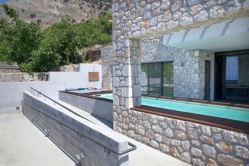 Accessible Villa Katoi Angon
